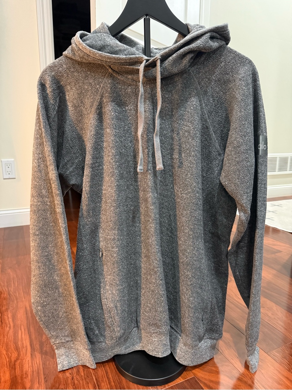 Alo Yoga Heathered Gray Triumph Restore Pullover Hoodie - Size Large